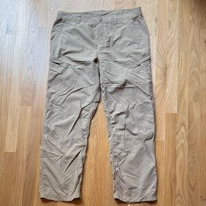 The North Face Men's Lightweight Cargo Hiking Pants - Light Tan
